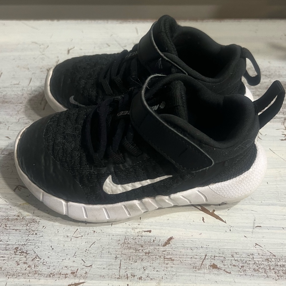 Toddler Size 8 Nike Tennis Shoes
